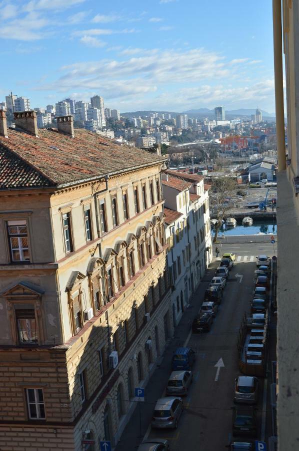 Apartments Budin Adri & Robi Rijeka City Center Exterior photo